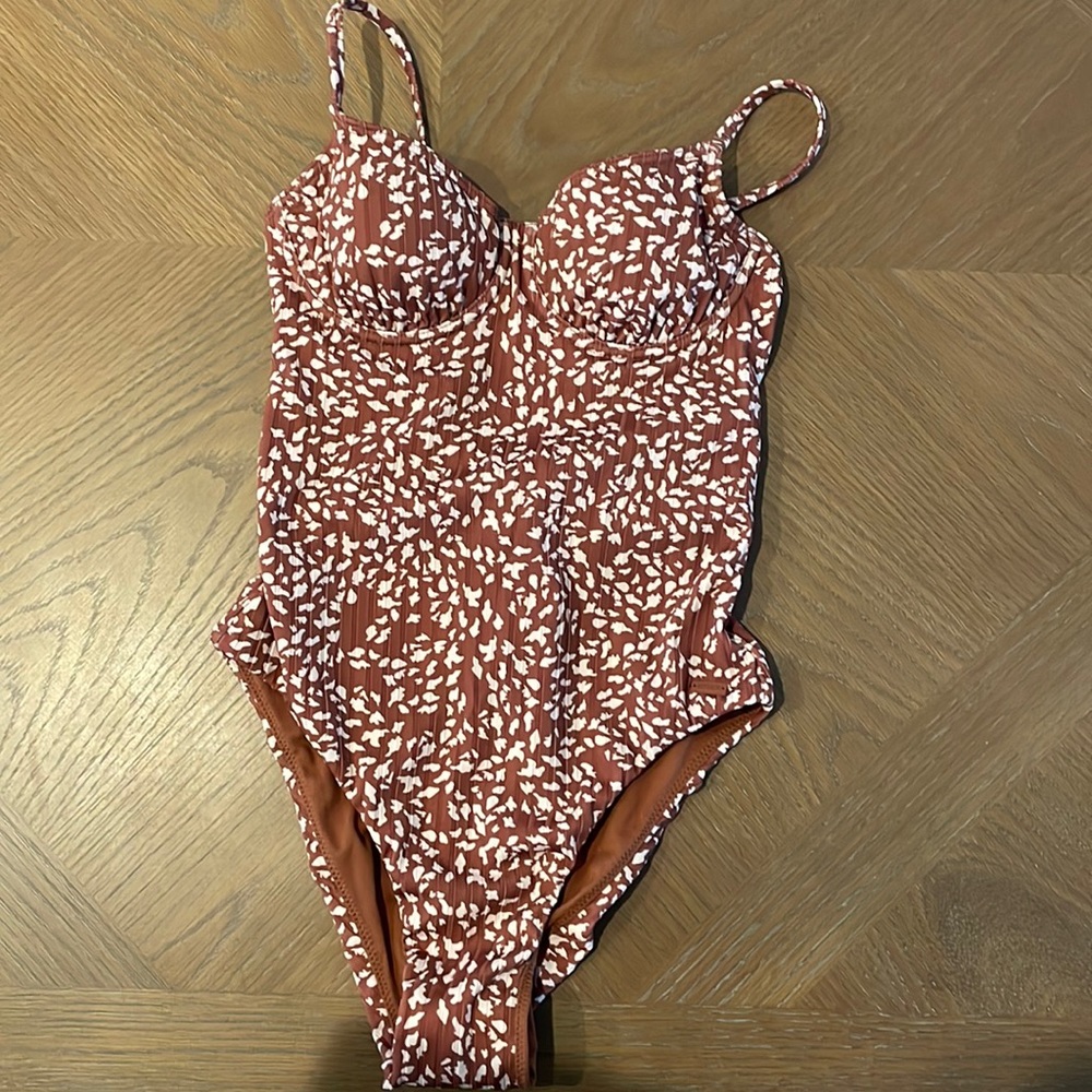 Roxy PT Rib Love the Muse one-piece swim suit, size small